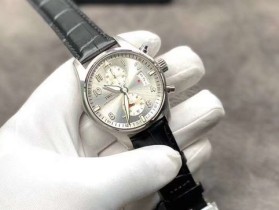 萬國飛行員一比一高仿男士手錶 zf廠萬國噴火戰機IW387809￥3480