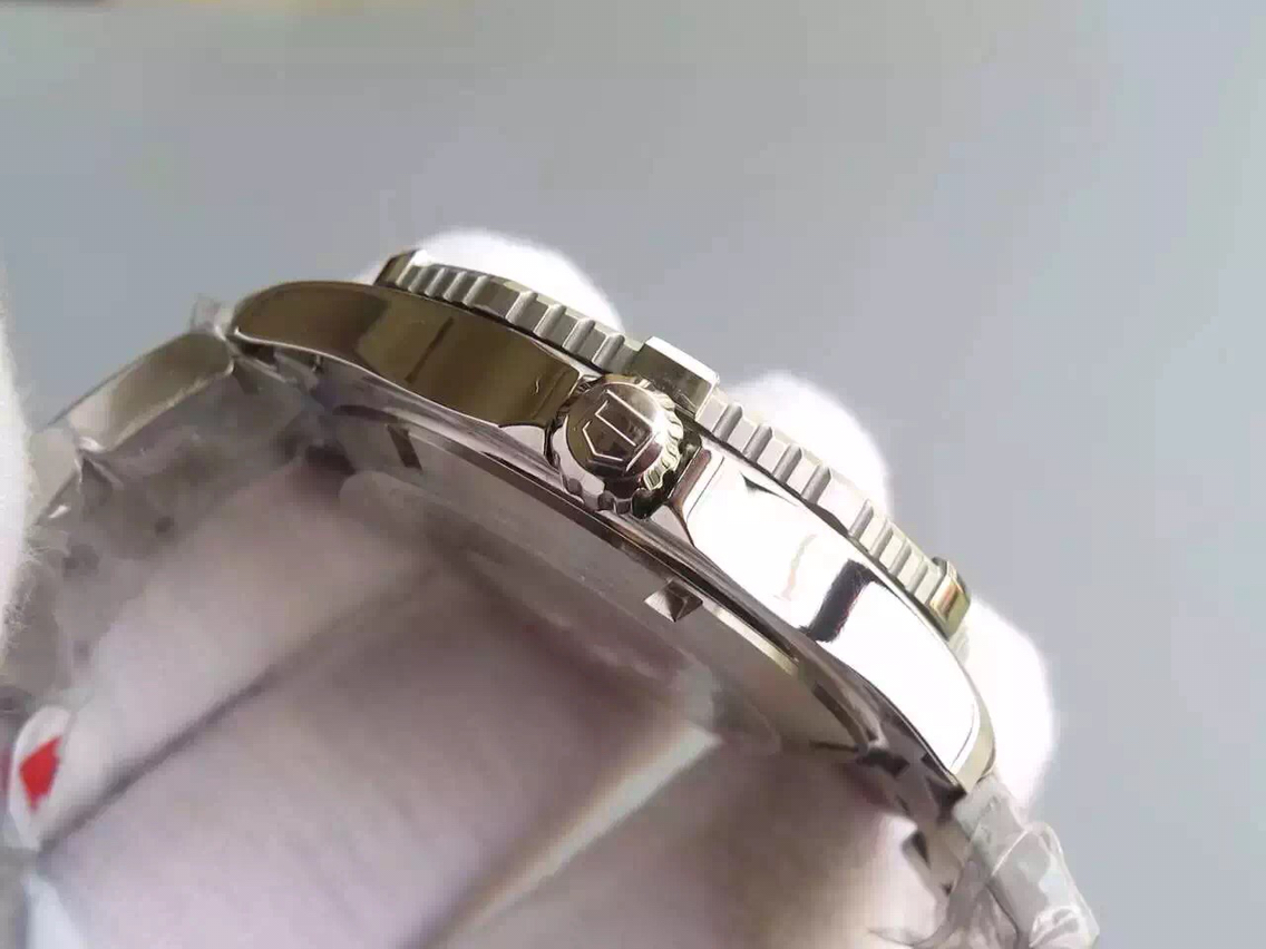 泰格豪雅 復刻手錶 V6廠泰格豪雅 竟潛500米繫列V2版￥2980-高仿錶