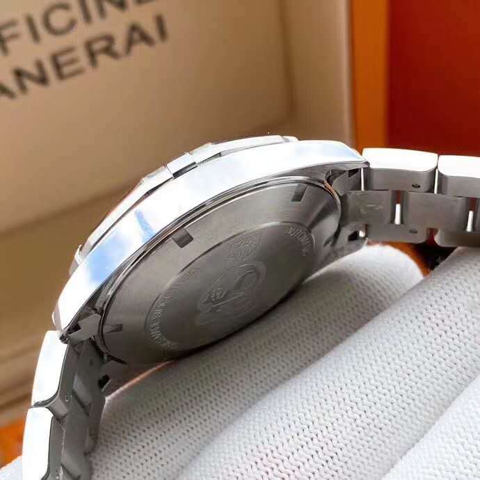 泰格豪雅竟潛1比1高仿機械錶 xf泰格豪雅竟潛300繫列WAY2111.BA0928 白盤￥2980-高仿錶