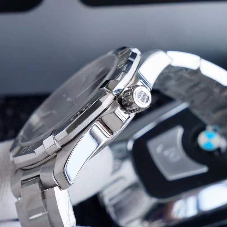 泰格豪雅1比1高仿手錶多少錢 xf泰格豪雅竟潛300繫列WAY2113.BA0928 灰盤￥2980 -高仿錶