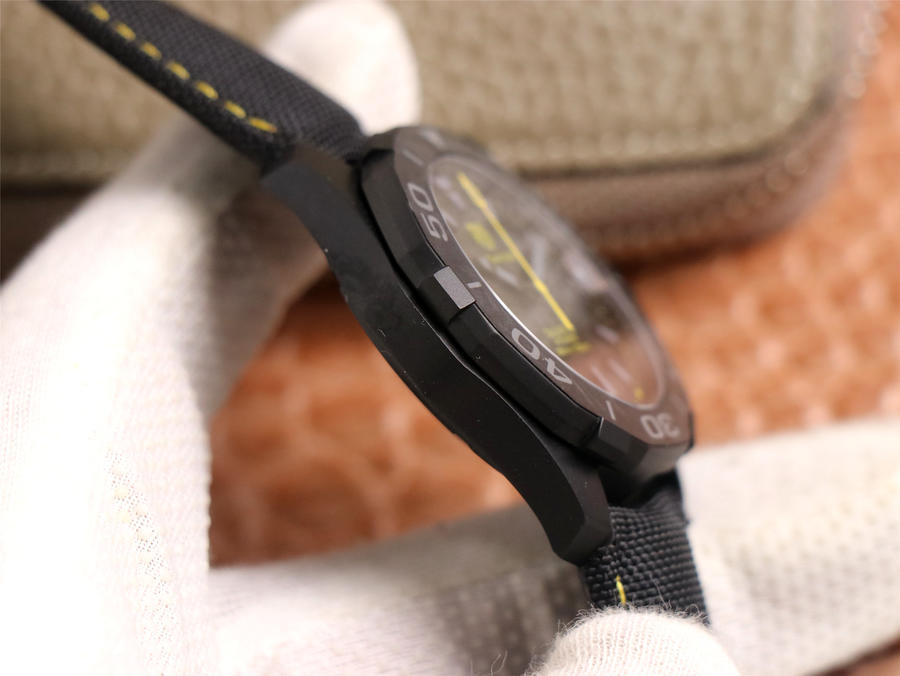 泰格豪雅競潛復刻手錶版本對比 TB廠泰格豪雅競潛繫列WBD218B.FC6446￥3280-高仿錶