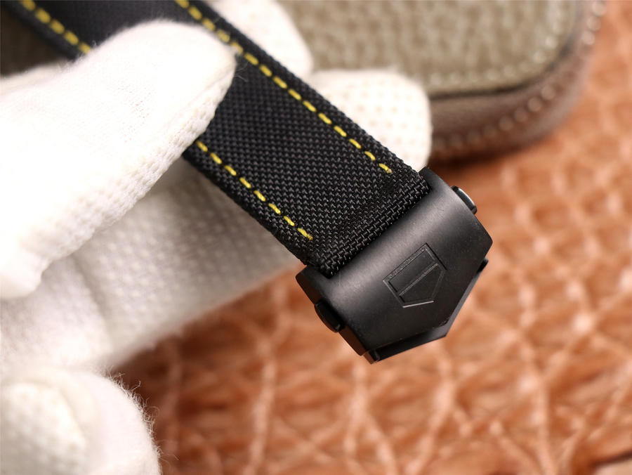 泰格豪雅競潛復刻手錶版本對比 TB廠泰格豪雅競潛繫列WBD218B.FC6446￥3280-高仿錶