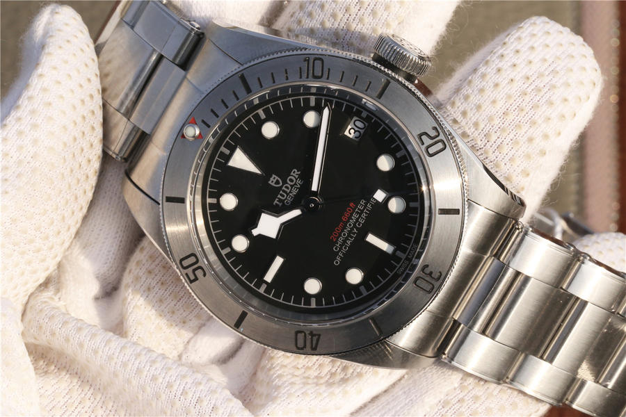 高仿帝舵高仿 ZF帝舵啟承繫列79730帝陀帝駝小鋼盾￥2880-高仿錶