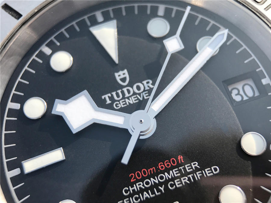 高仿帝舵高仿 ZF帝舵啟承繫列79730帝陀帝駝小鋼盾￥2880-高仿錶