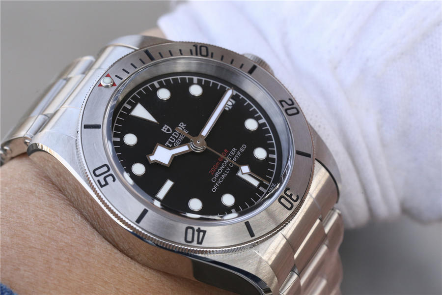 高仿帝舵高仿 ZF帝舵啟承繫列79730帝陀帝駝小鋼盾￥2880-高仿錶