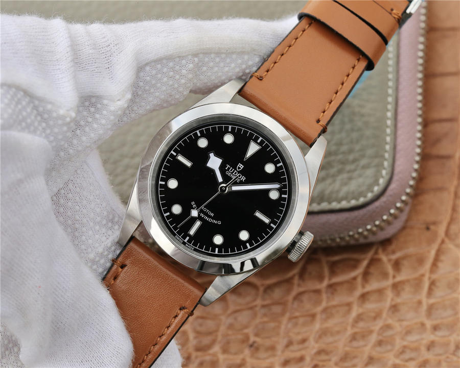 帝舵精仿錶 LF帝舵碧灣M79540繫列41錶經腕錶￥2880-高仿錶