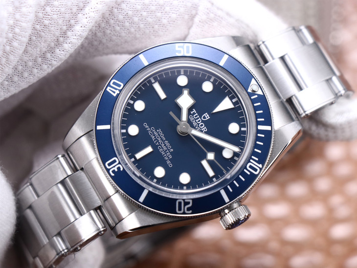 帝舵機械男錶1比1高仿價格 ZF帝舵碧灣 M79030b-0001 藍舵￥2980 -高仿錶