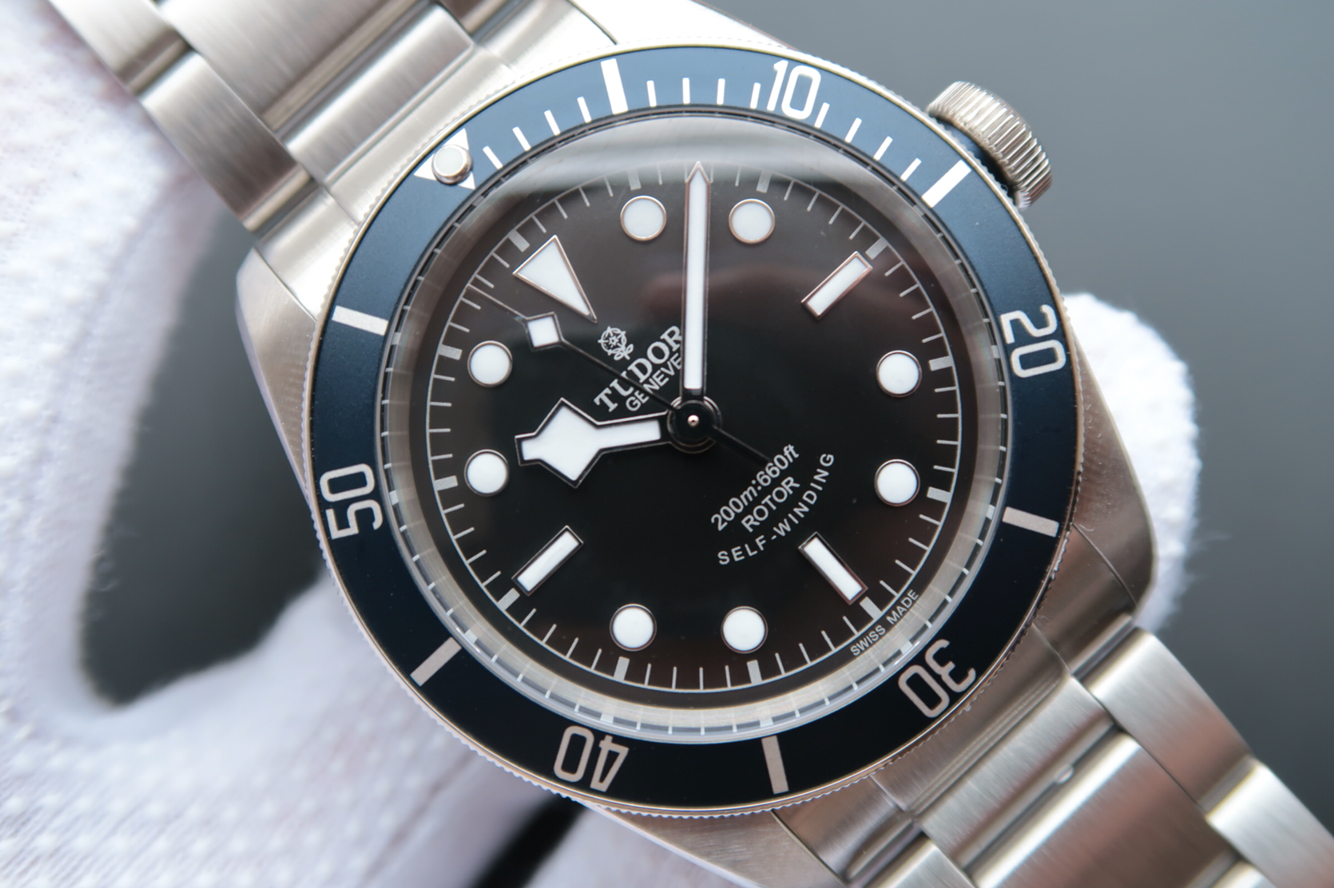 ZF帝駝小藍花HERITAGE BLACK BAY繫列79220B不銹鋼錶帶￥2880-高仿錶