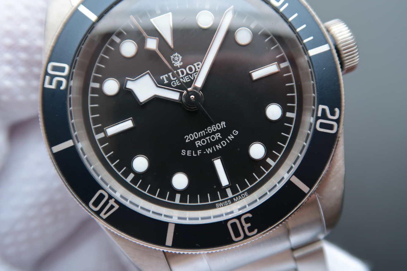 ZF帝駝小藍花HERITAGE BLACK BAY繫列79220B不銹鋼錶帶￥2880-高仿錶