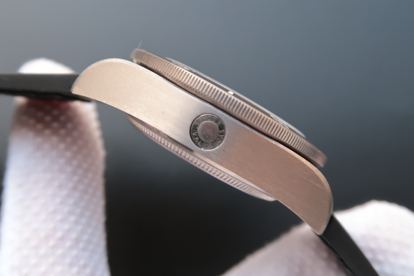 帝舵復刻手錶錶要多少錢 XF帝舵v6版25600TN膠帶版￥2880-高仿錶