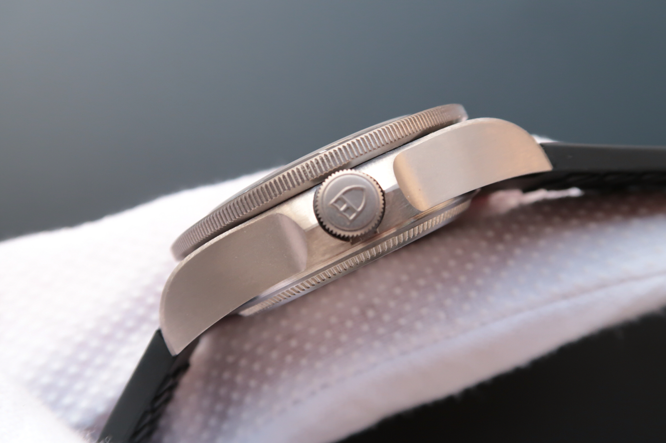 帝舵復刻手錶錶要多少錢 XF帝舵v6版25600TN膠帶版￥2880-高仿錶