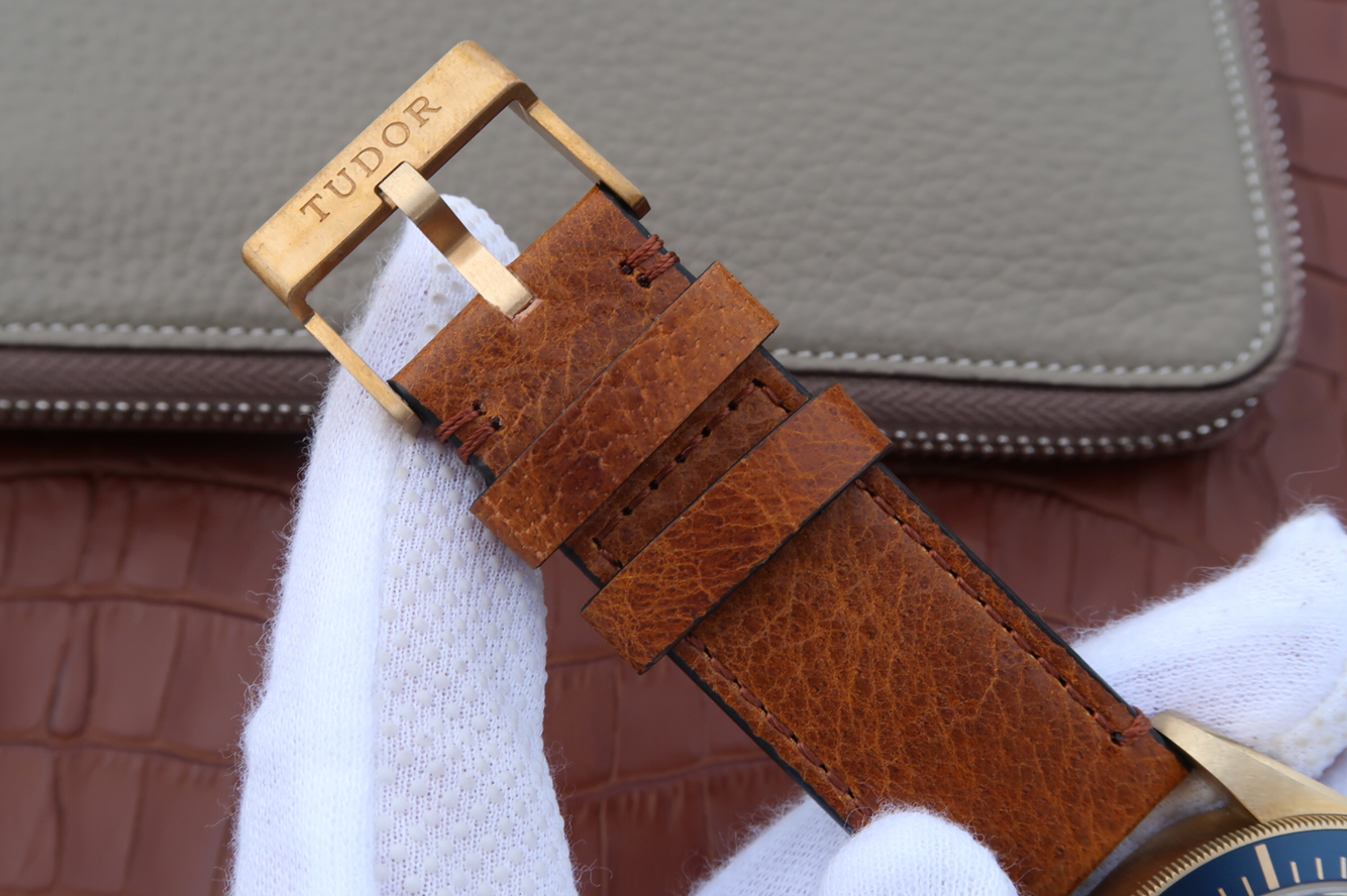 高仿帝舵男士手錶 ZF帝舵M79250BM-0000藍色青銅￥2880 -高仿錶