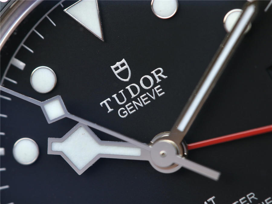 如何辯別帝舵碧灣正品與高仿 ZF帝舵碧灣M79830RB-0001￥3480-高仿錶