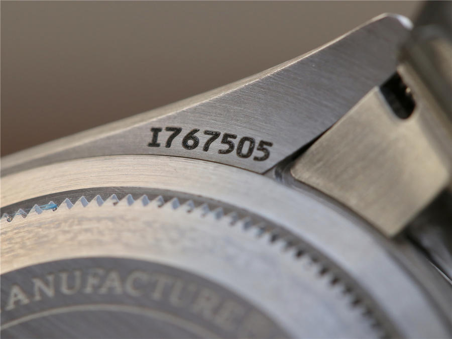 如何辯別帝舵碧灣正品與高仿 ZF帝舵碧灣M79830RB-0001￥3480-高仿錶