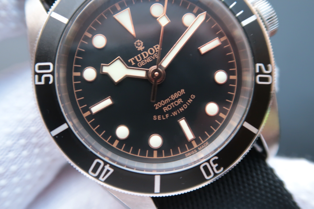 哪裏有賣帝舵精仿手錶 XF帝駝小黑花佈帶79220B￥3480-高仿錶