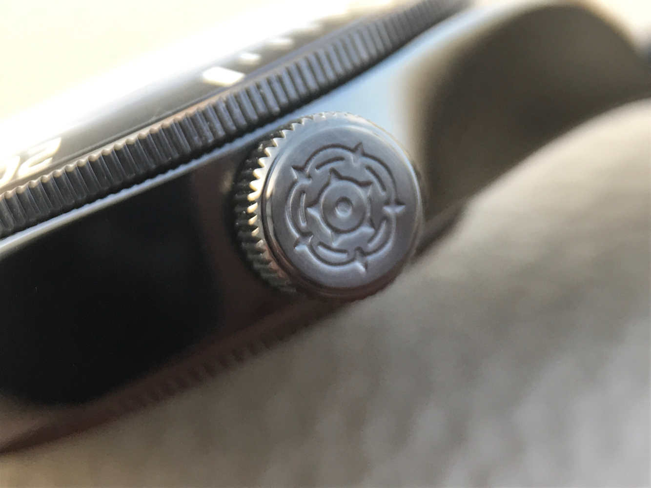 帝舵正品跟高仿區別 ZF帝舵原裝開模啟承繫列m79230dk￥3680-高仿錶