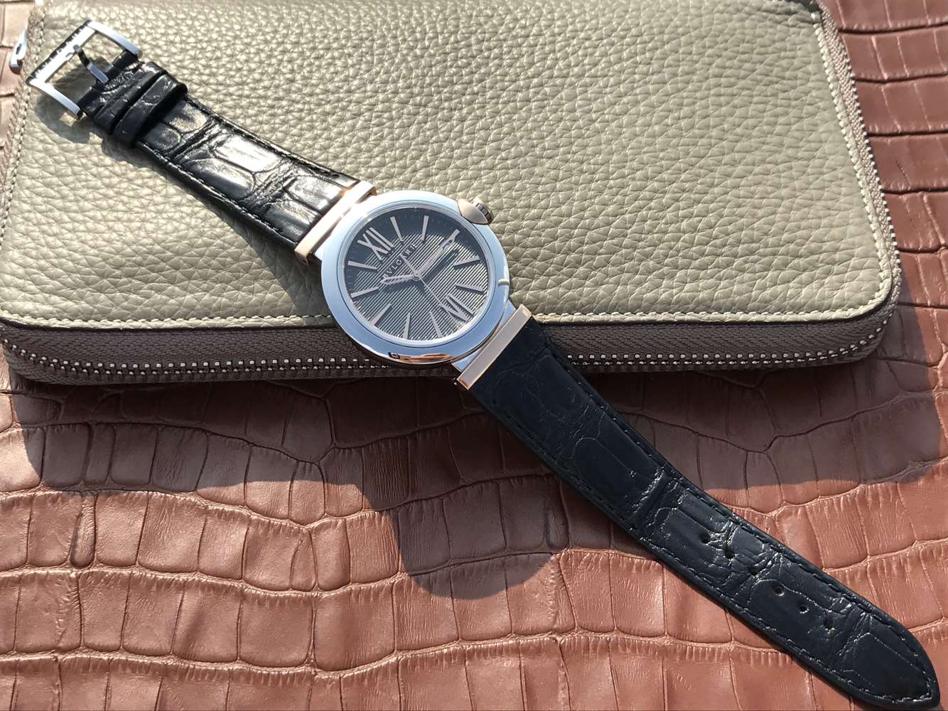 寶格麗復刻手錶版什麽意思 寶格麗創意珠寶繫列102571 LU40C6SSPGLD￥2880 -高仿錶