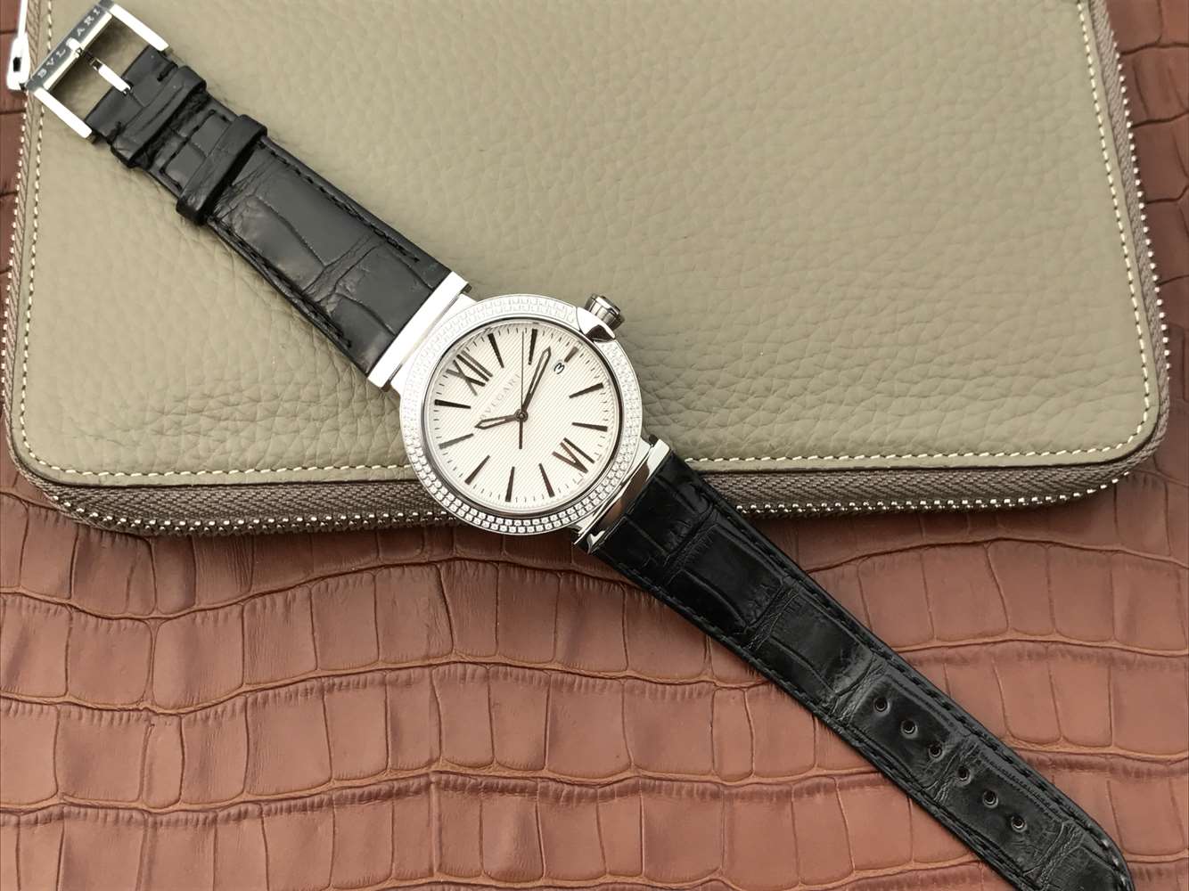 寶格麗復刻手錶看得出來嗎 寶格麗創意珠寶繫列102571 LU40C6SSPGLD￥2980-高仿錶