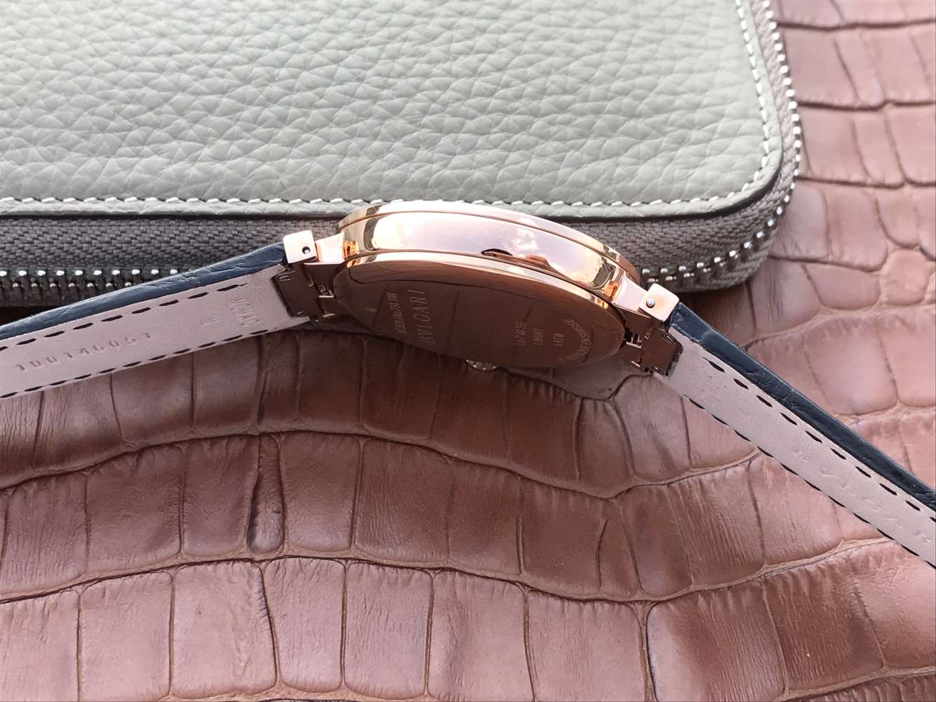 寶格麗復刻手錶能買嗎 寶格麗創意珠寶繫列102571 LU40C6SSPGLD￥2880-高仿錶