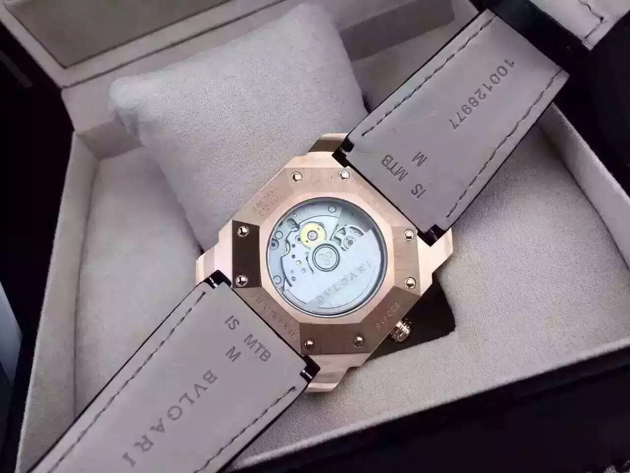 寶格麗復刻手錶 寶格麗OCTO繫列102119 BGOP38WGLD中性機械錶￥2980-高仿錶