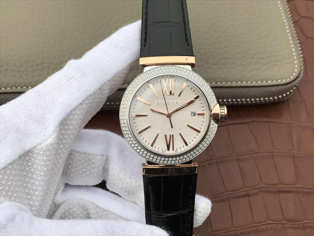 寶格麗復刻手錶珍珠陀錶 寶格麗創意珠寶繫列102571 LU40C6SSPGLD￥2980 -高仿錶