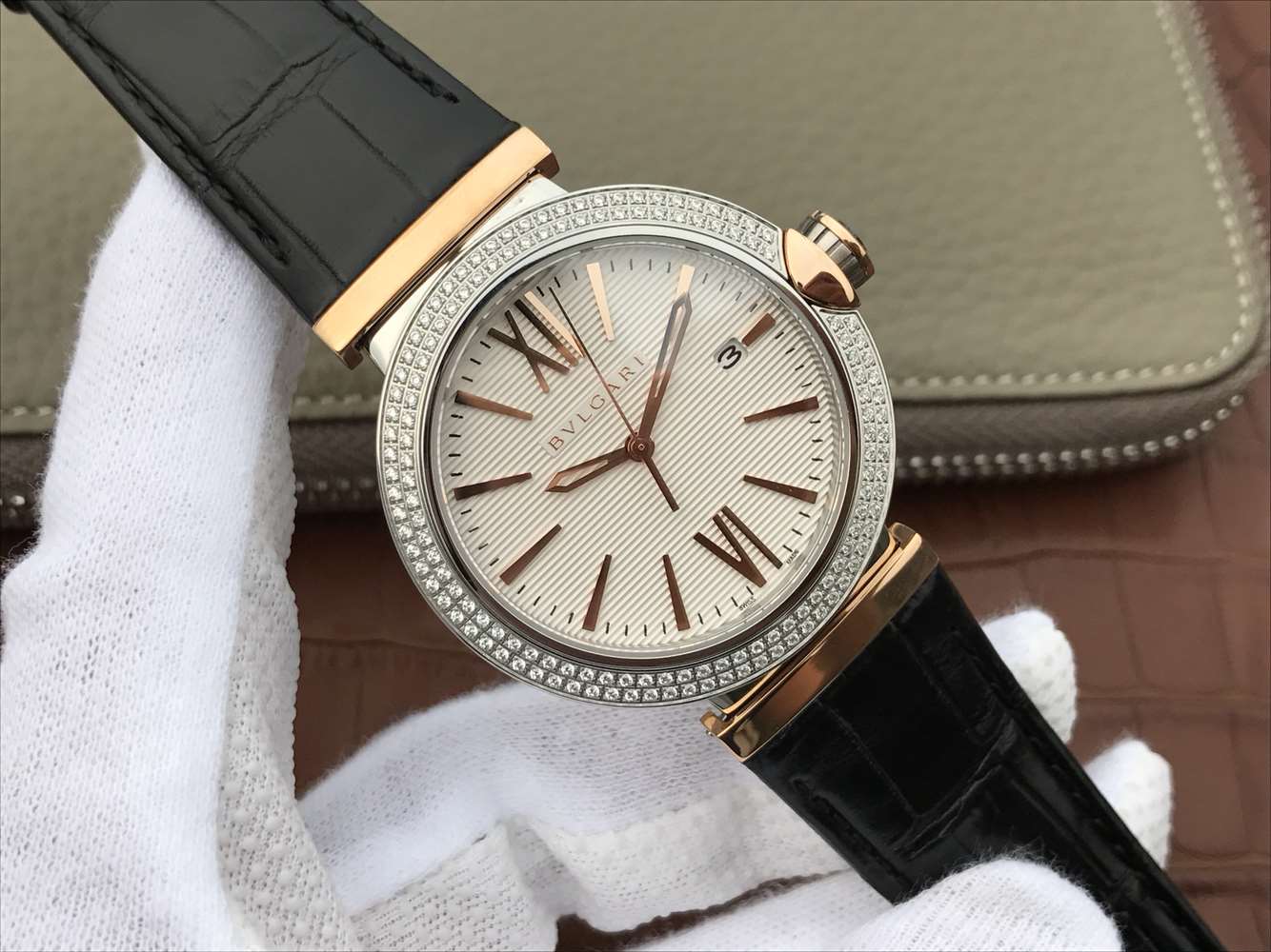 寶格麗復刻手錶珍珠陀錶 寶格麗創意珠寶繫列102571 LU40C6SSPGLD￥2980 -高仿錶