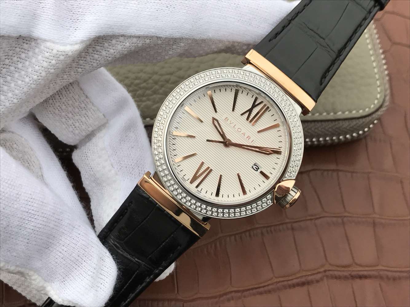 寶格麗復刻手錶珍珠陀錶 寶格麗創意珠寶繫列102571 LU40C6SSPGLD￥2980 -高仿錶