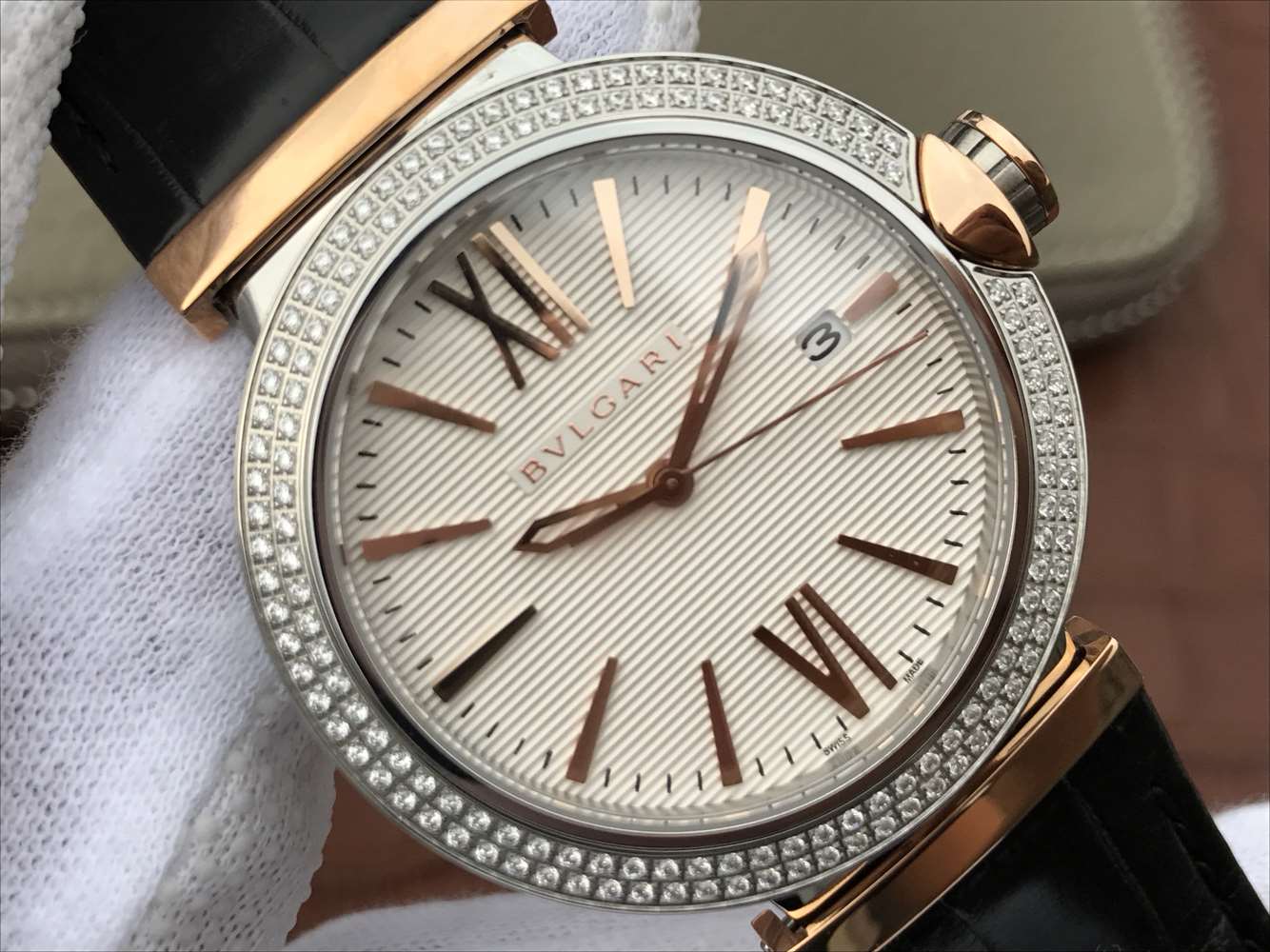 寶格麗復刻手錶珍珠陀錶 寶格麗創意珠寶繫列102571 LU40C6SSPGLD￥2980 -高仿錶