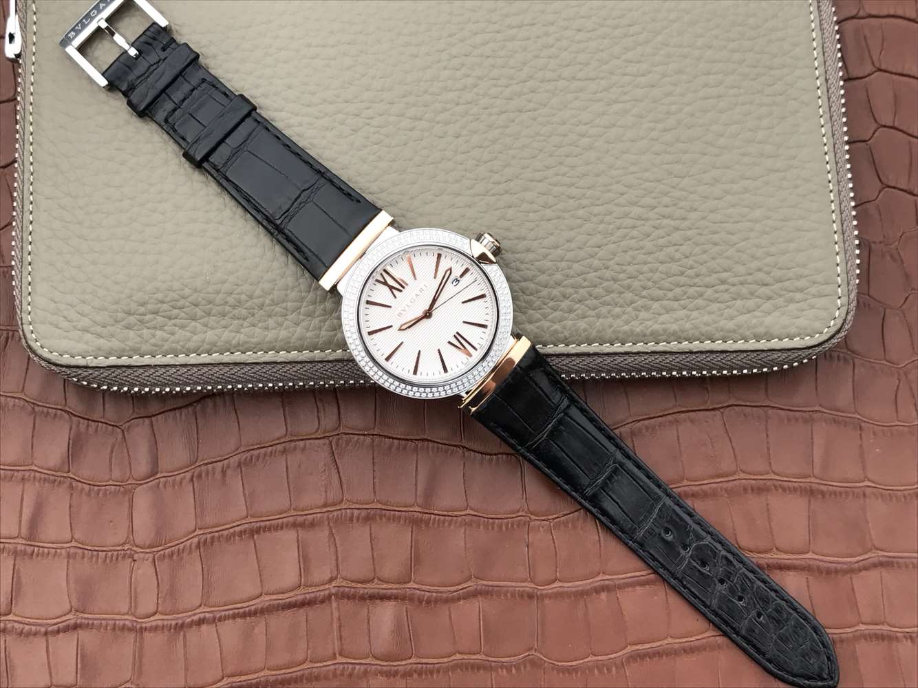 寶格麗復刻手錶珍珠陀錶 寶格麗創意珠寶繫列102571 LU40C6SSPGLD￥2980 -高仿錶