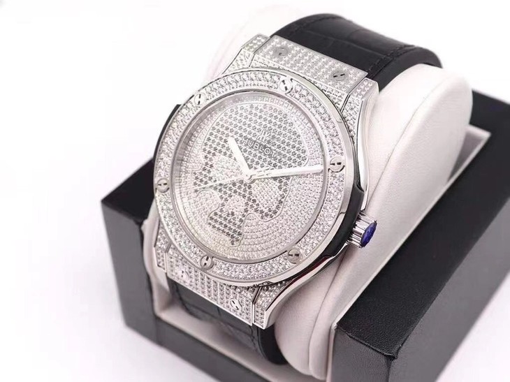 宇舶1比1高仿手錶什麽價格 WWF宇舶滿鉆繫列￥4580-高仿錶