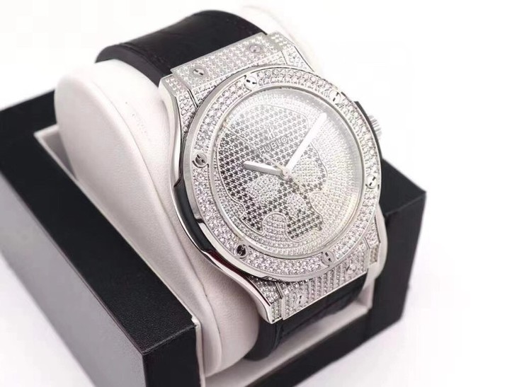 宇舶1比1高仿手錶什麽價格 WWF宇舶滿鉆繫列￥4580-高仿錶