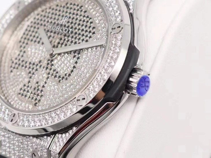 宇舶1比1高仿手錶什麽價格 WWF宇舶滿鉆繫列￥4580-高仿錶