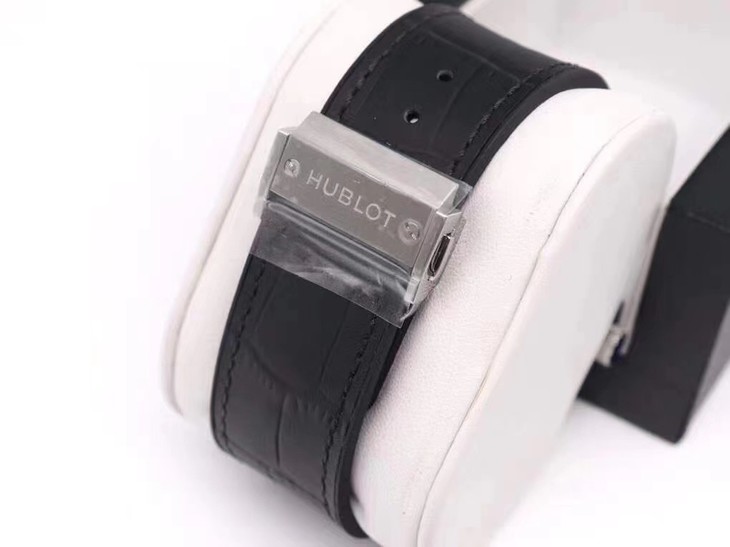 宇舶1比1高仿手錶什麽價格 WWF宇舶滿鉆繫列￥4580-高仿錶