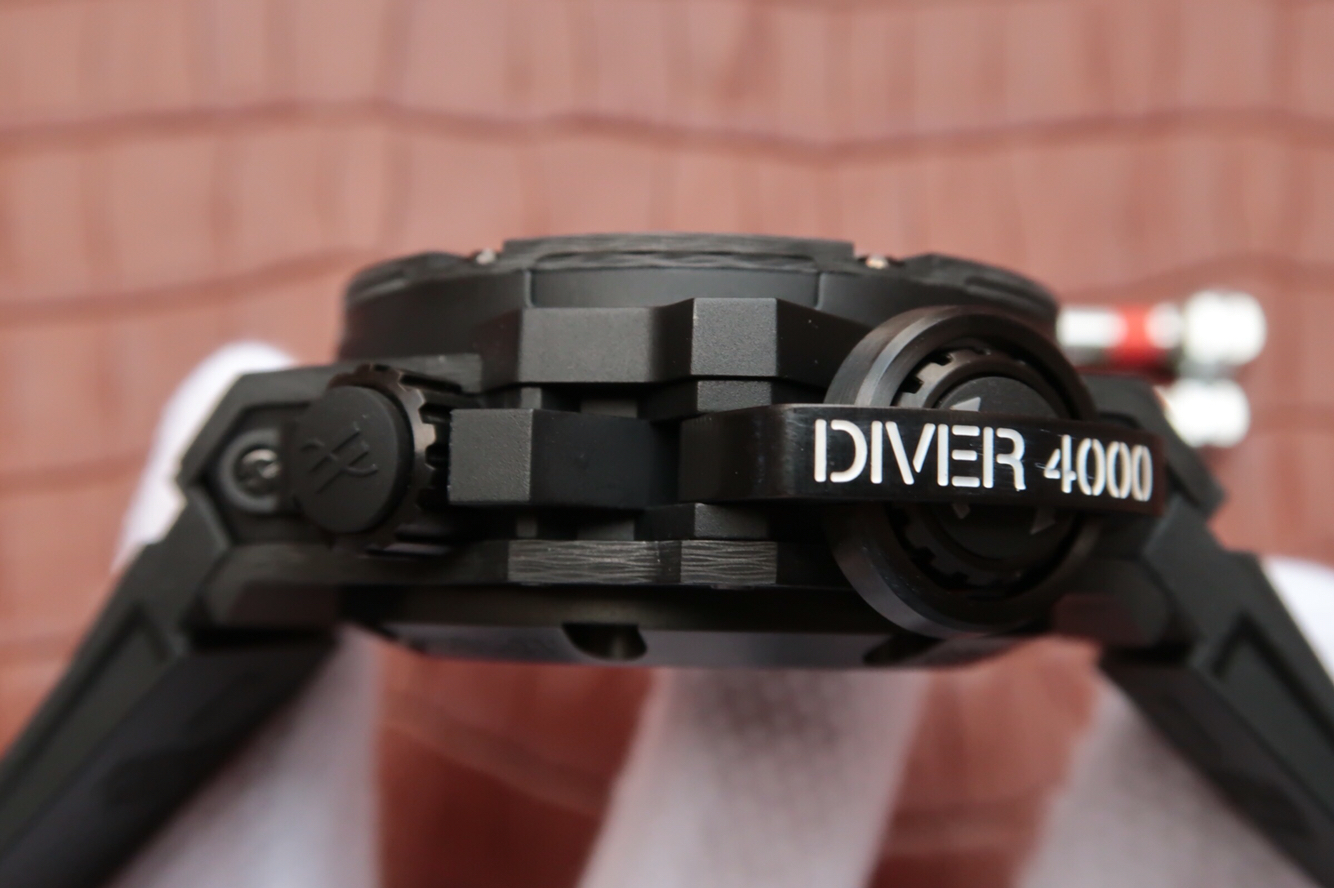 V6廠宇舶Hublot 繫列King Power Oceanographic 4000腕錶731.QX.1140.RX 鍛造碳纖維￥5580-高仿錶