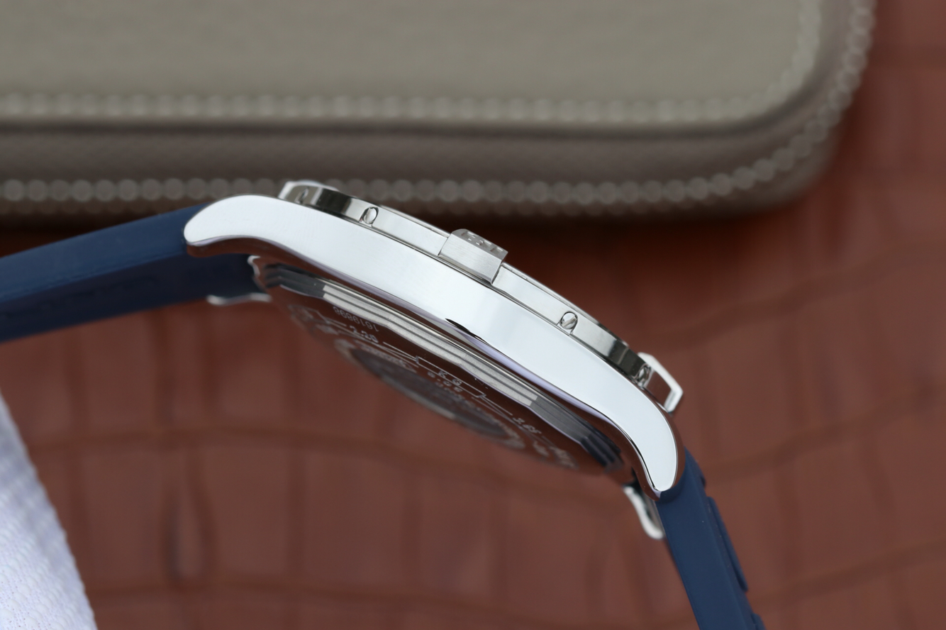 高仿百年靈復仇者二代 GF百年靈復仇者二代A3239011￥3480-高仿錶