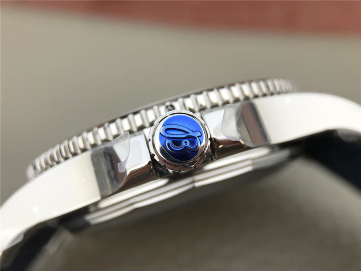 1比1復刻百年靈超級海洋 GF百年靈超級海洋二代A17392D8|C910|228S|A20SS.1￥3680-高仿錶