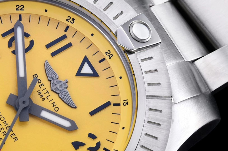 百年靈復仇者深潛海狼1比1復刻 gf百年靈復仇者繫列A17319101I1A1 黃色盤面￥3480-高仿錶