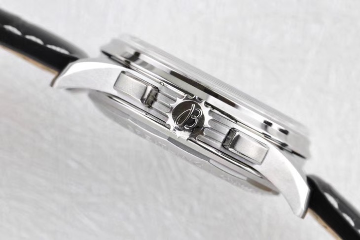 百年靈璞雅熊貓1比1復刻 gf百年靈璞雅繫列AB0118221B1P2 灰盤￥3680-高仿錶