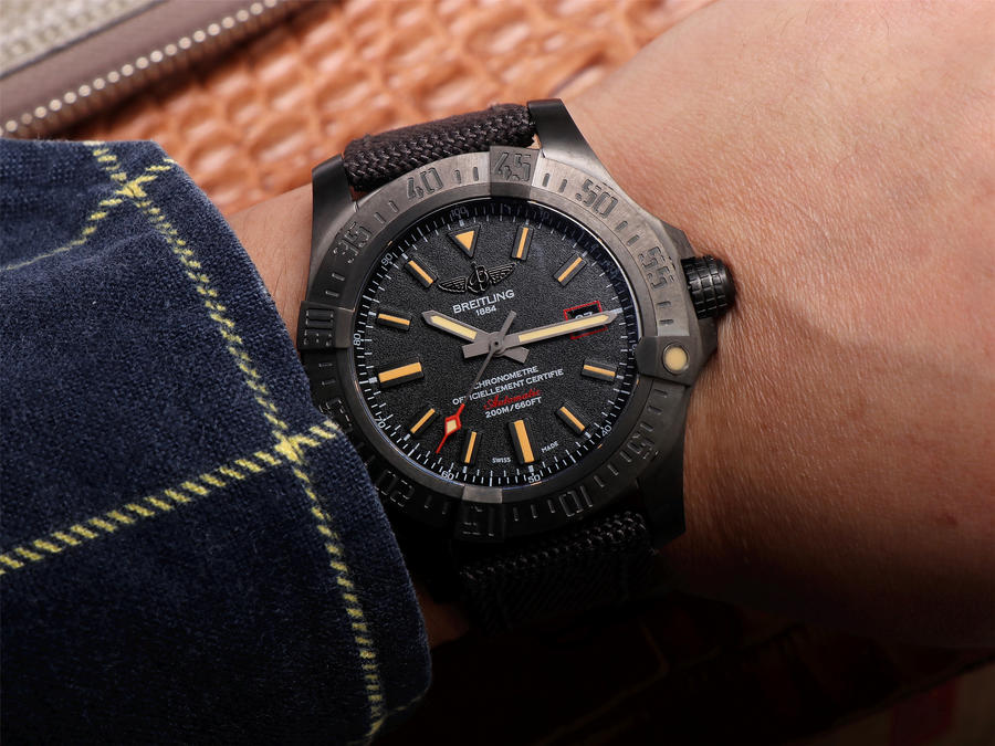 百年靈黑鳥高仿錶V4 tf廠手錶百年靈經典復仇者繫列黑鳥偵察機44mm￥3680 -高仿錶