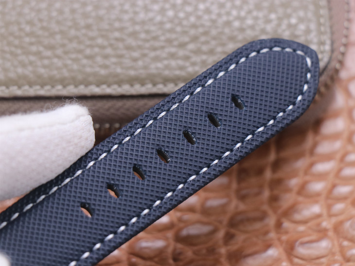 1比1復刻沛納海1663 vs沛納海pam01663 漸變“煙熏藍” 價格￥3680-高仿錶