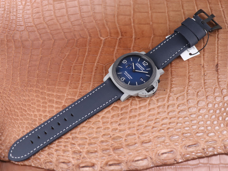 1比1復刻沛納海1663 vs沛納海pam01663 漸變“煙熏藍” 價格￥3680-高仿錶