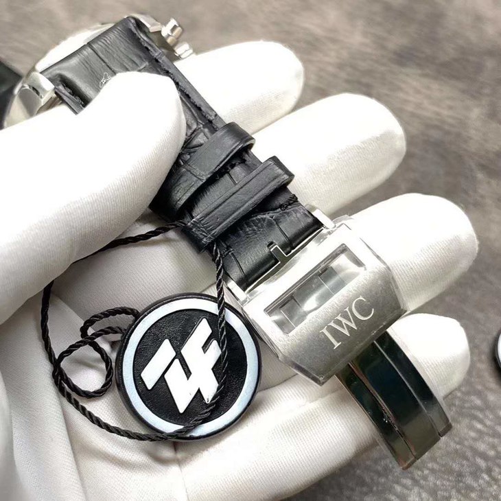 萬國飛行員一比一高仿男士手錶 zf廠萬國噴火戰機IW387809￥3480-高仿錶