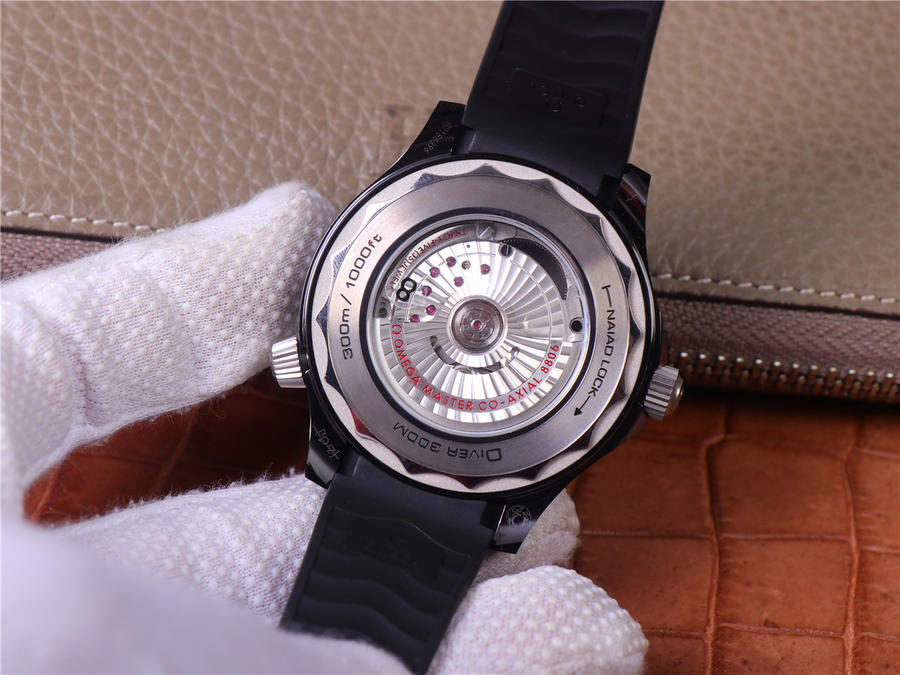 歐米茄海馬300復刻手錶款 VS廠歐米茄海馬繫列210.92.44.20.01.001￥3880-高仿錶