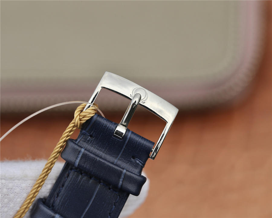 歐米茄蝶飛復刻手錶錶對比 DV歐米茄碟飛424.13.40.21.02.003￥3480-高仿錶