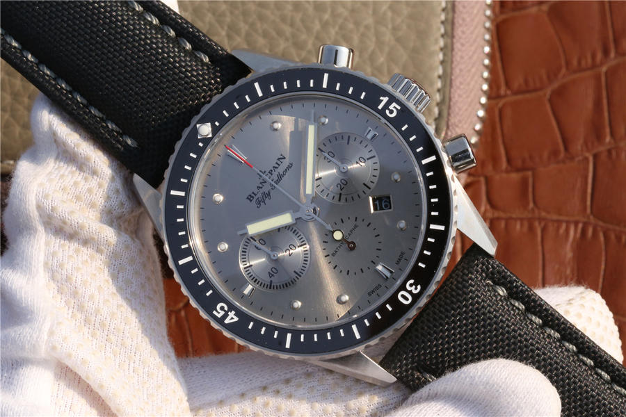 寶珀五十仿錶吧 KJ寶珀五十噚繫列5200款￥3880-高仿錶