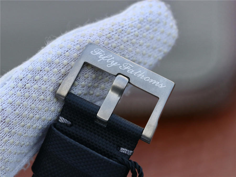 復刻手錶寶珀五十噚值得買嗎 HG寶珀全新的五十噚大日歴5050-12B30-B52A￥4580-高仿錶