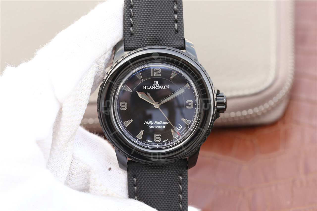 復刻手錶錶寶珀五十噚 ZF寶珀五十噚“黑武士”5015-11C30-52版￥4580-高仿錶