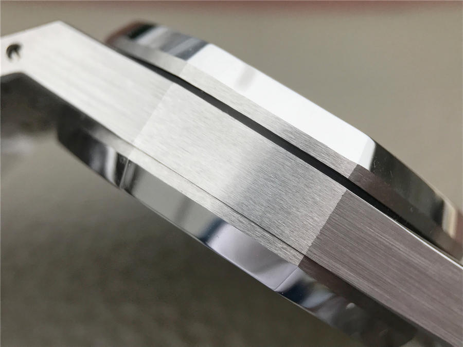 復刻手錶愛彼皇家橡樹 26331IP.OO.1220IP.01 JH廠手錶￥3880-高仿錶