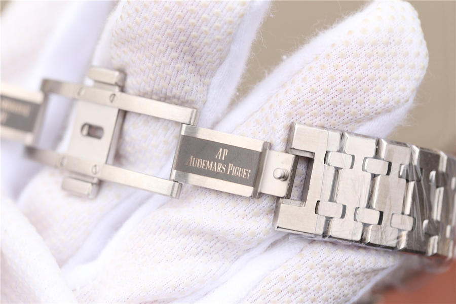 復刻手錶愛彼皇家橡樹 26331IP.OO.1220IP.01 JH廠手錶￥3880-高仿錶