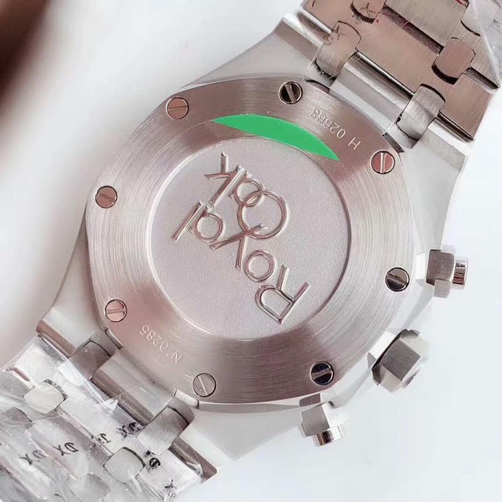 愛彼皇家橡樹繫列1比1復刻腕錶 bf愛彼皇家橡樹繫列26315ST.OO.1256ST.02￥3980-高仿錶